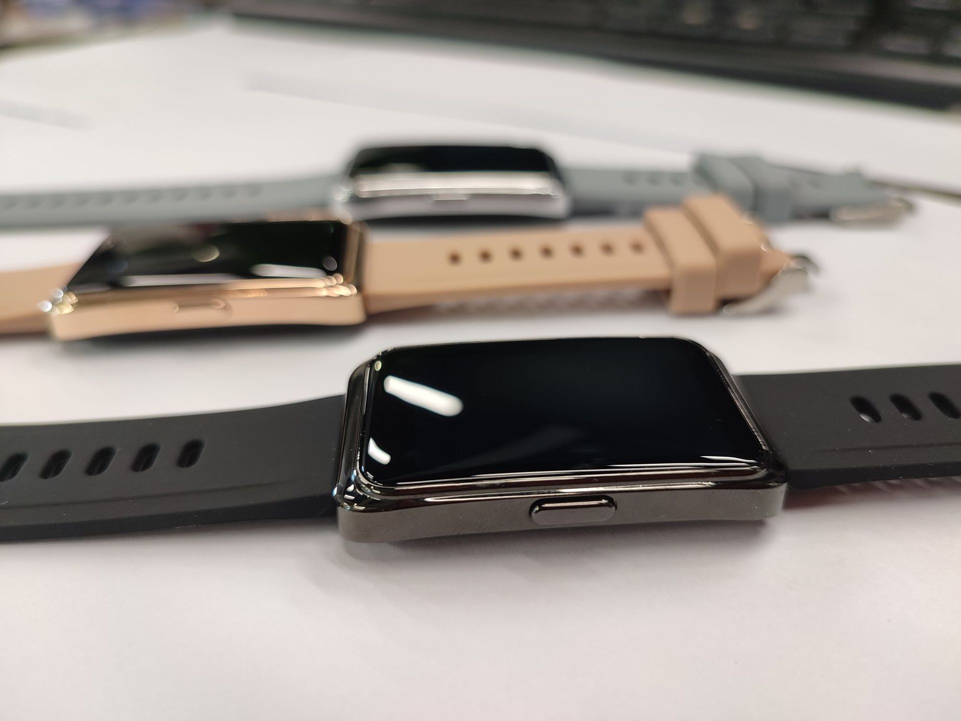 O1CN013vVqsQ2MsT1W0HyH6 2208111949883 0 cib