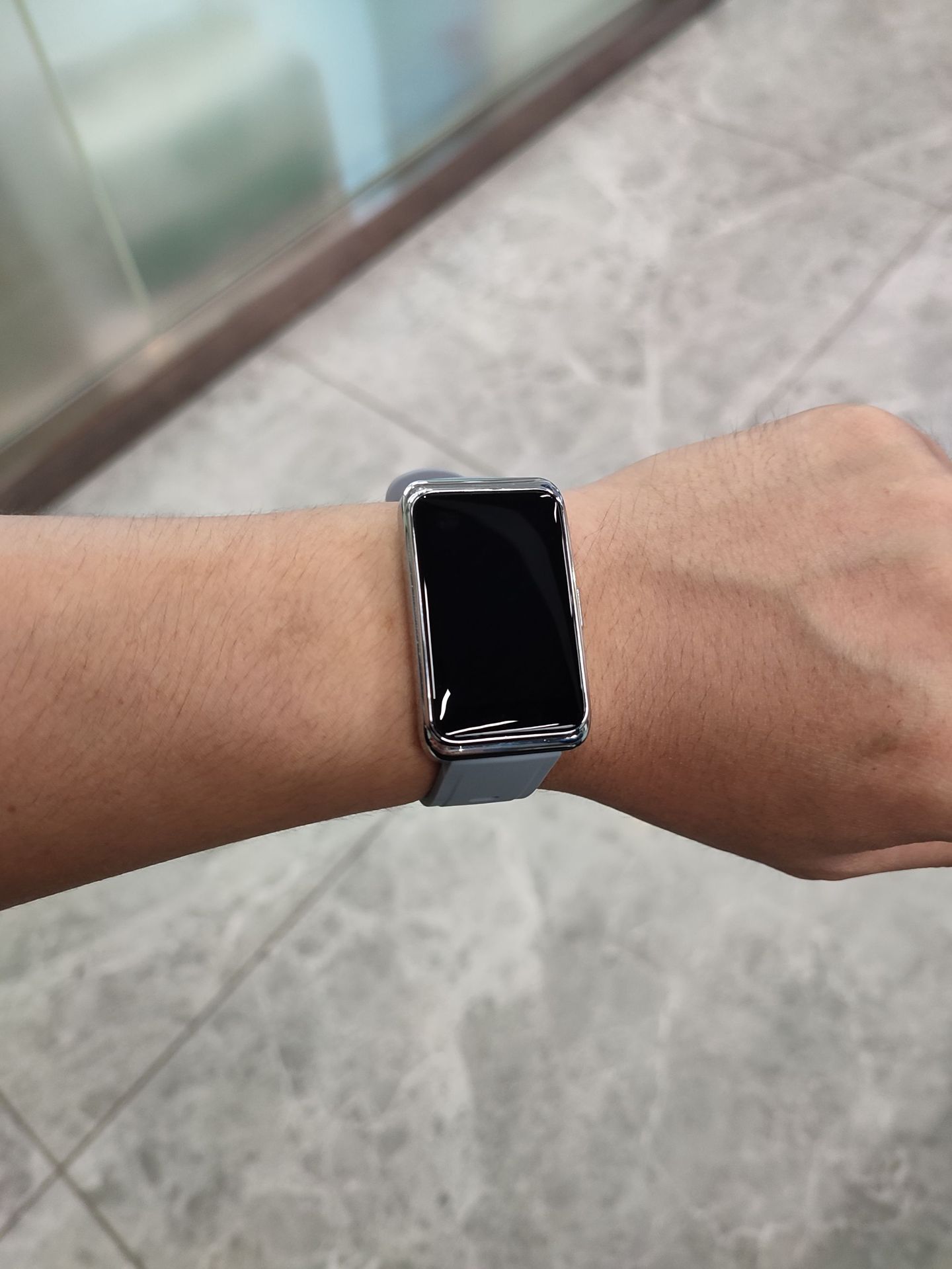 O1CN01Z66UqM2MsT1URGO11 2208111949883 0 cib